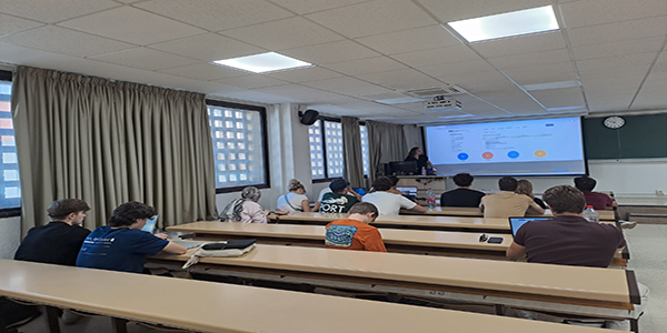 Reunión informativa de estudiantes en movilidad